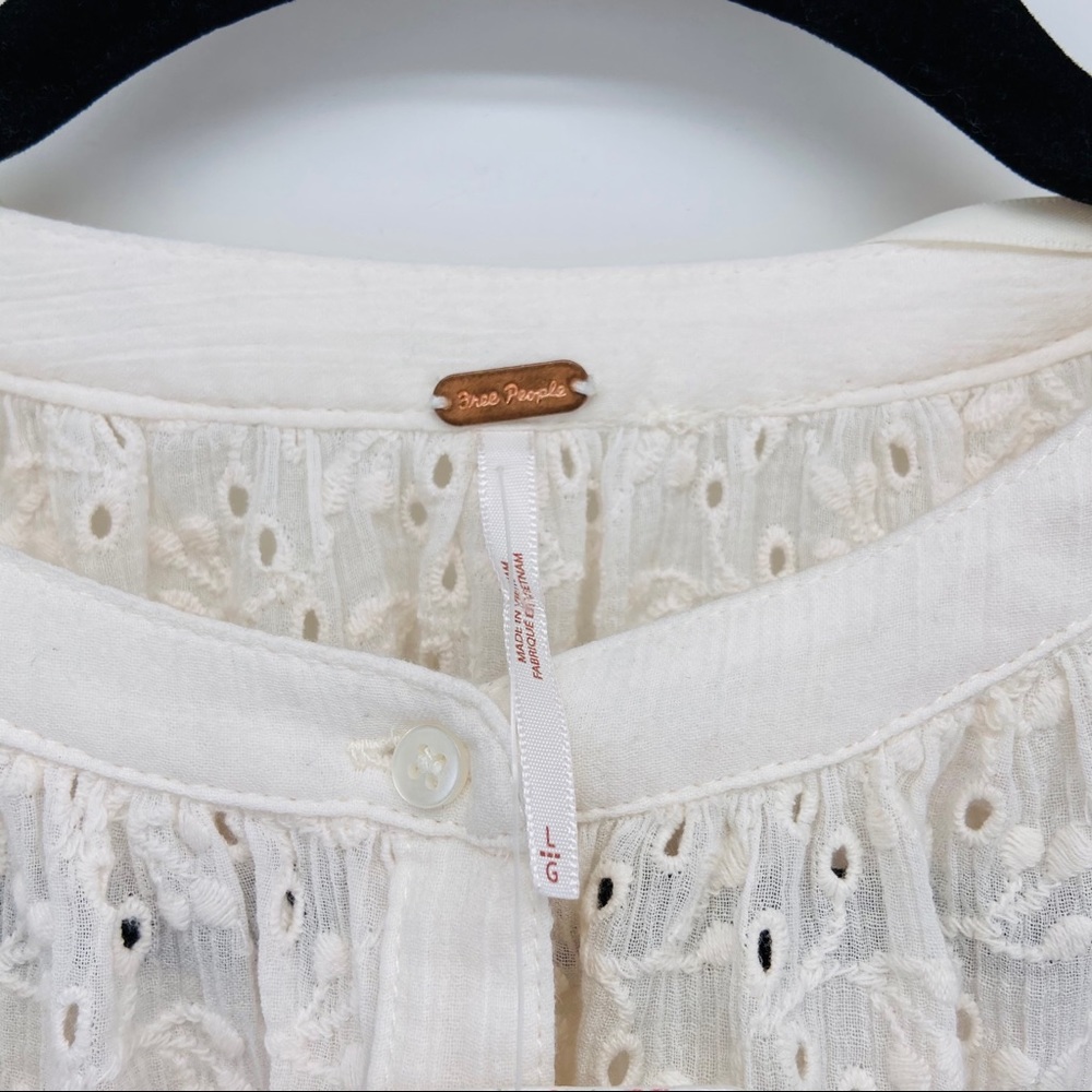 Free People Ivory Maddison Eyelet Blouse New Large - Picture 5 of 6